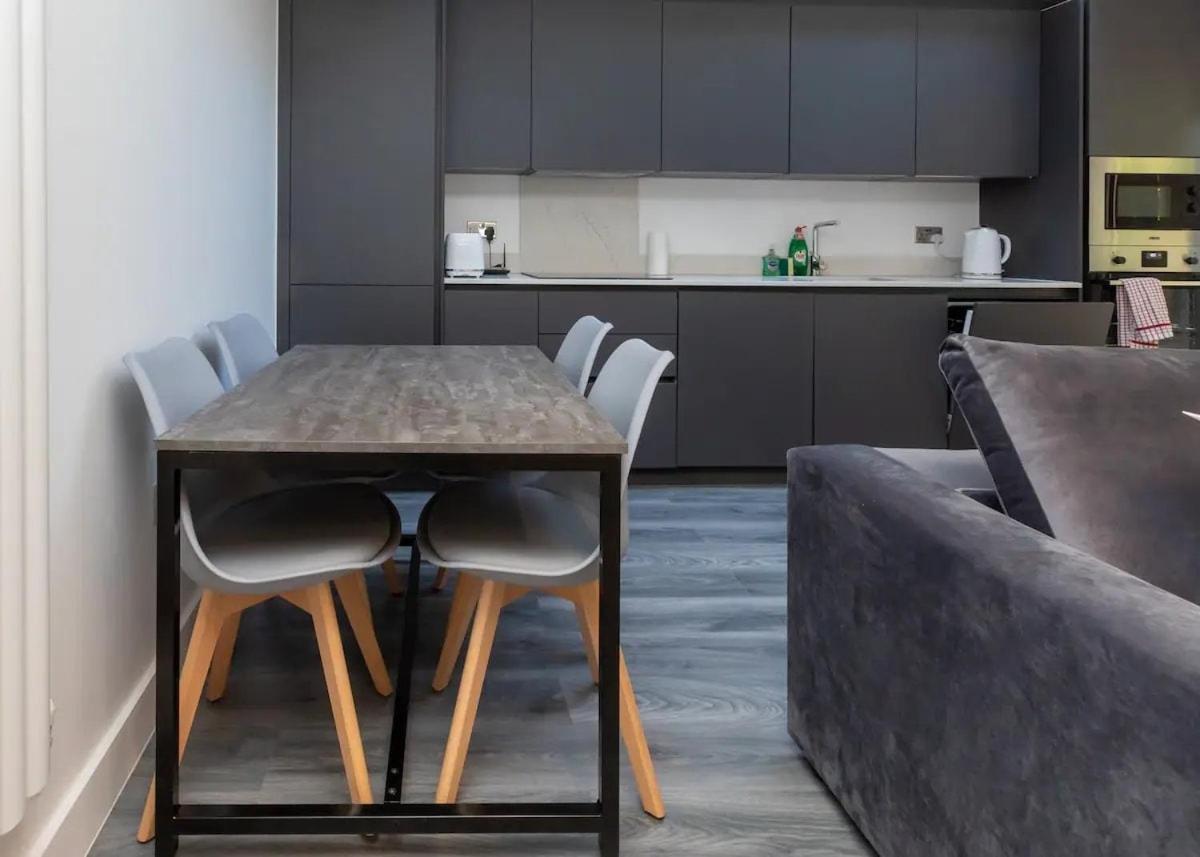 Apartmán Stylish 2-Bed Flat In The Heart Of West Hampstead Londýn Exteriér fotografie