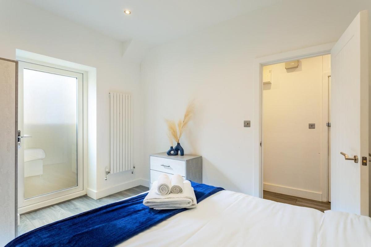 Apartmán Stylish 2-Bed Flat In The Heart Of West Hampstead Londýn Exteriér fotografie
