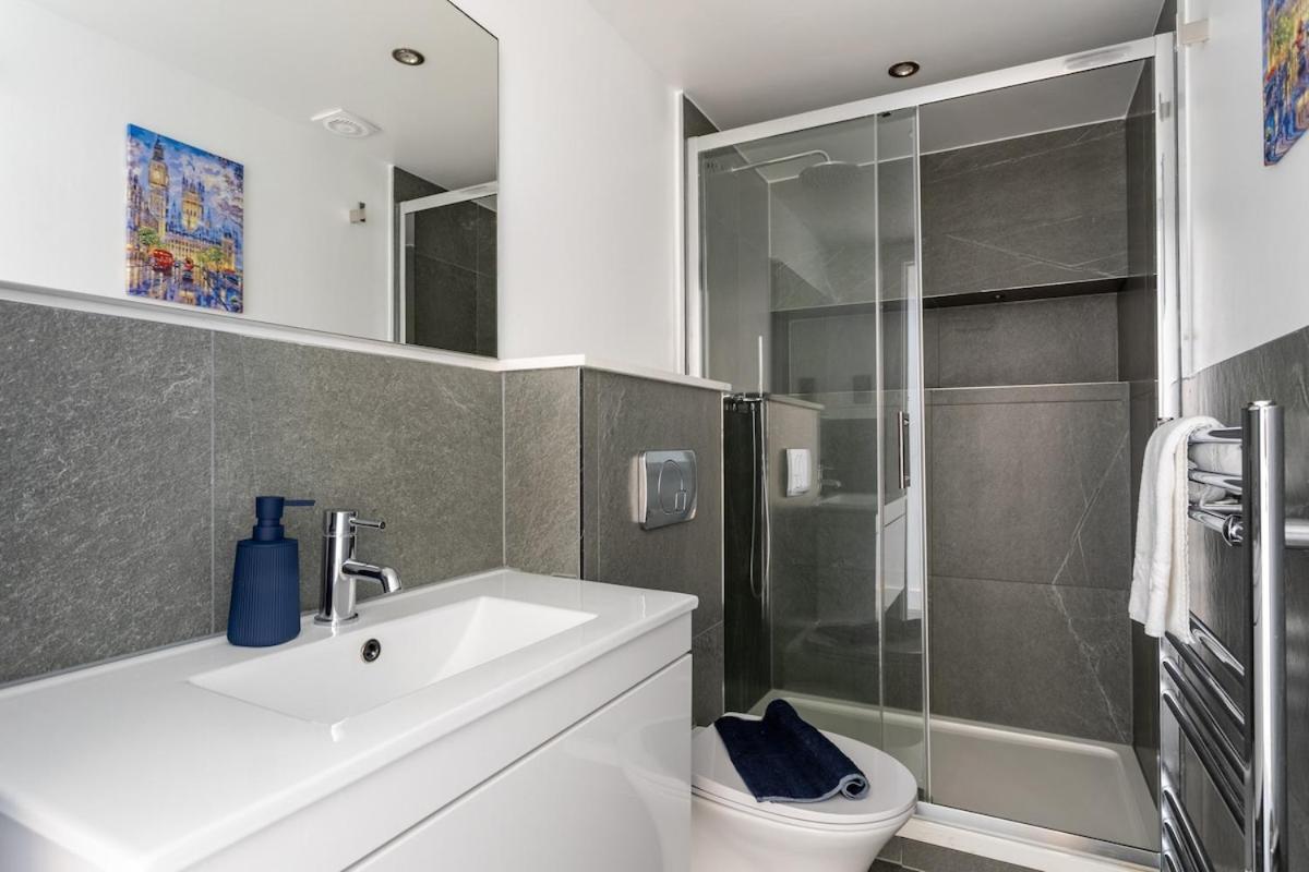 Apartmán Stylish 2-Bed Flat In The Heart Of West Hampstead Londýn Exteriér fotografie