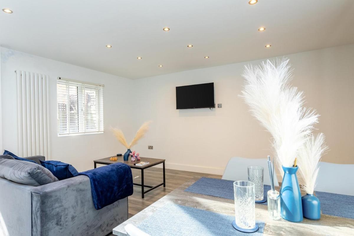 Apartmán Stylish 2-Bed Flat In The Heart Of West Hampstead Londýn Exteriér fotografie