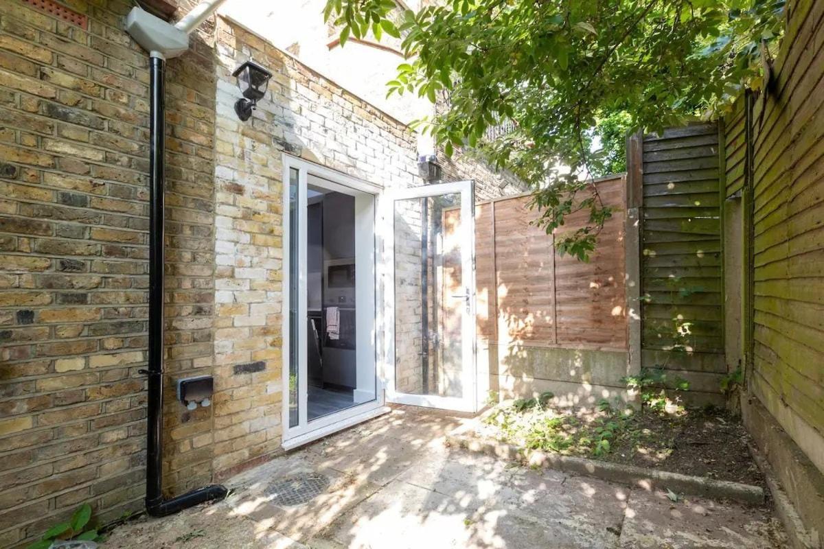 Apartmán Stylish 2-Bed Flat In The Heart Of West Hampstead Londýn Exteriér fotografie