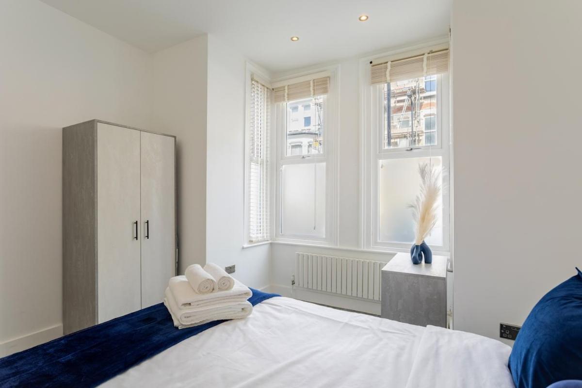 Apartmán Stylish 2-Bed Flat In The Heart Of West Hampstead Londýn Exteriér fotografie