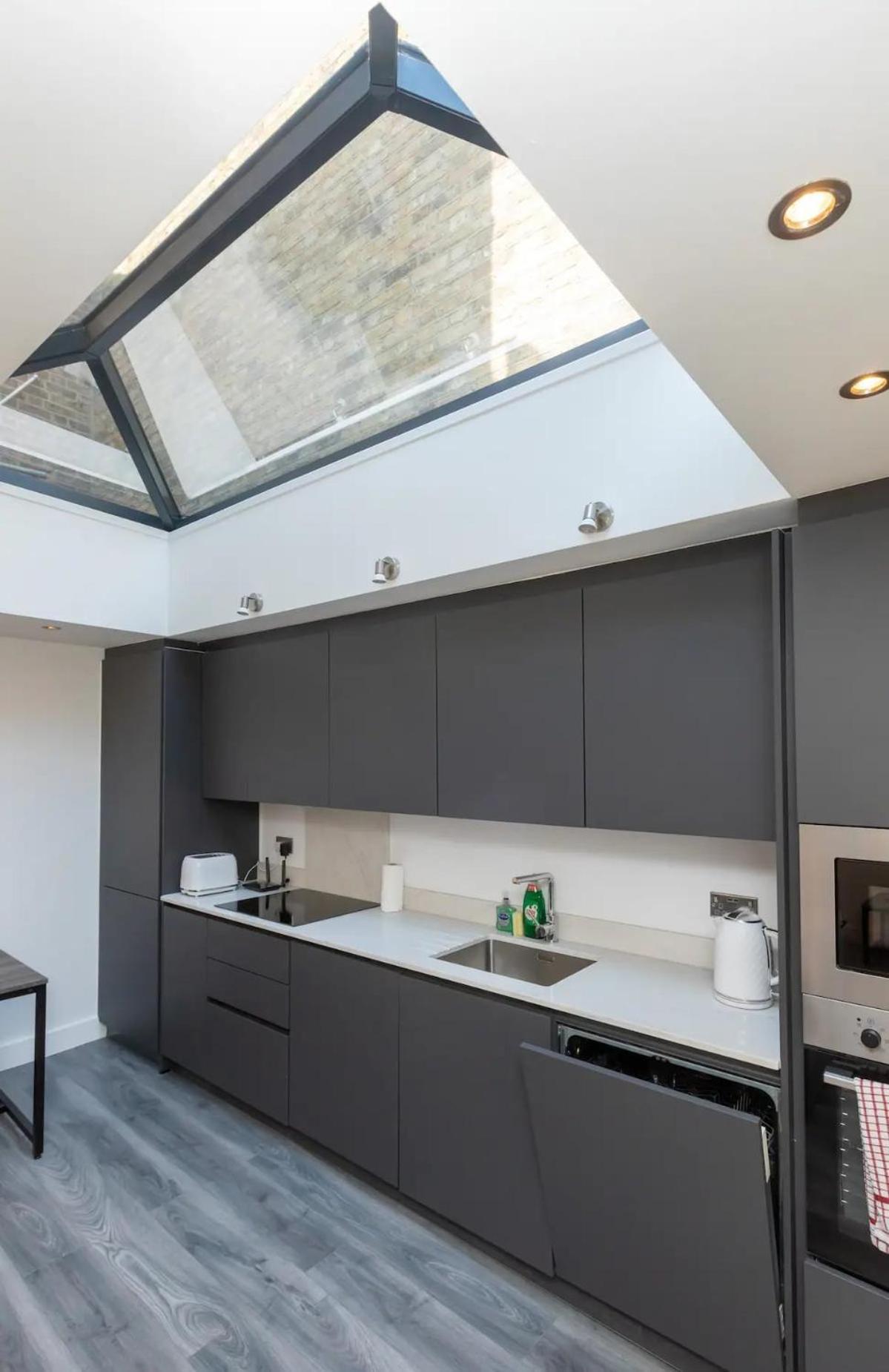 Apartmán Stylish 2-Bed Flat In The Heart Of West Hampstead Londýn Exteriér fotografie