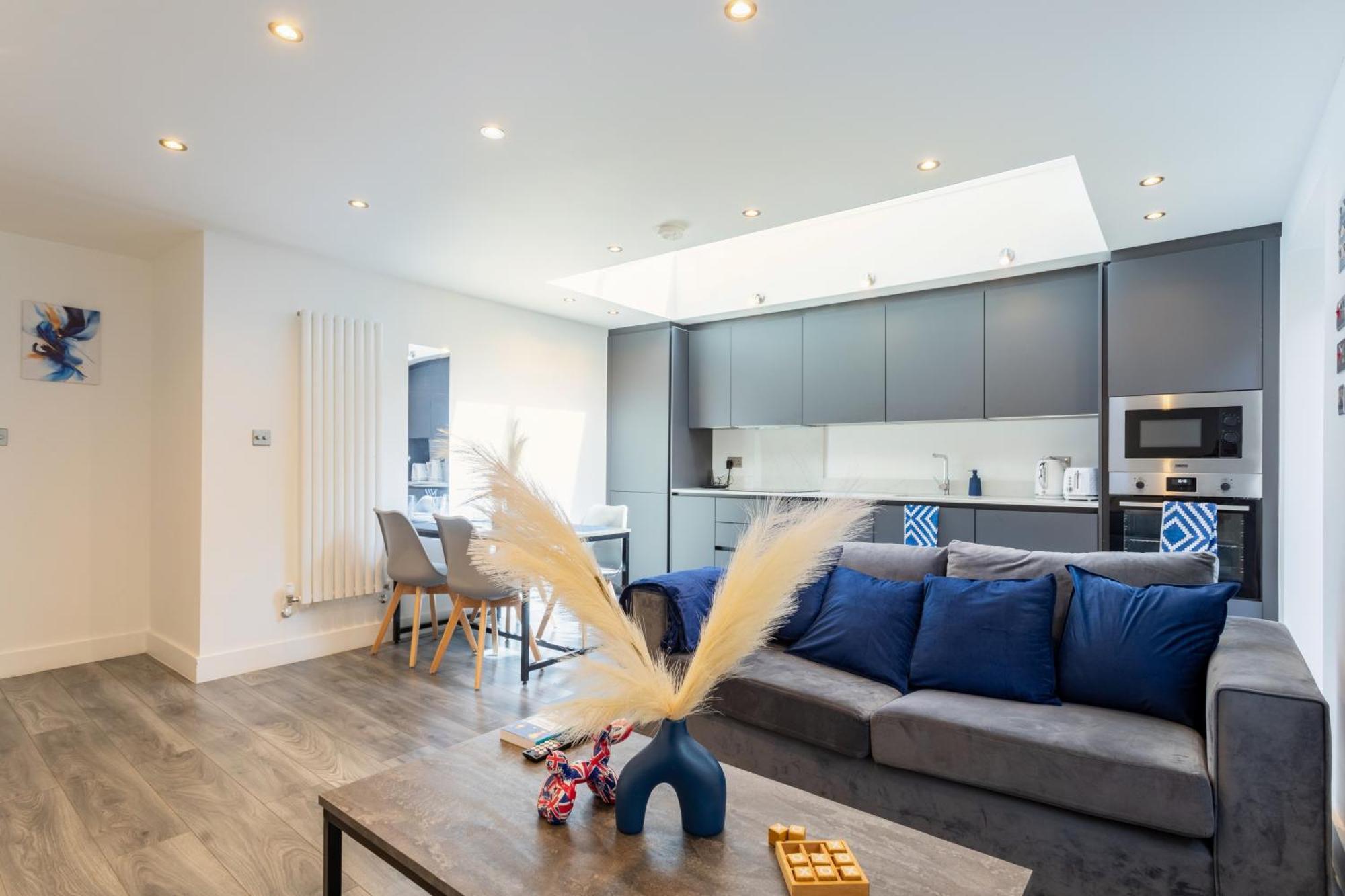 Apartmán Stylish 2-Bed Flat In The Heart Of West Hampstead Londýn Exteriér fotografie